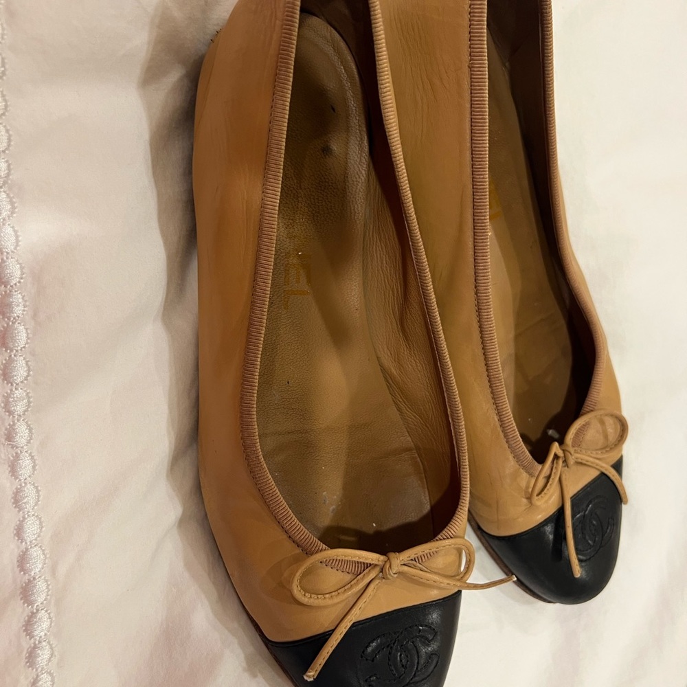 Chanel flats black/tan size 38